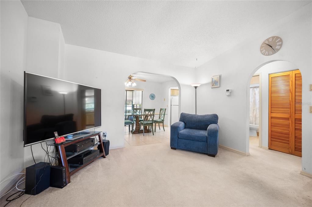 For Sale: $175,000 (2 beds, 2 baths, 1431 Square Feet)