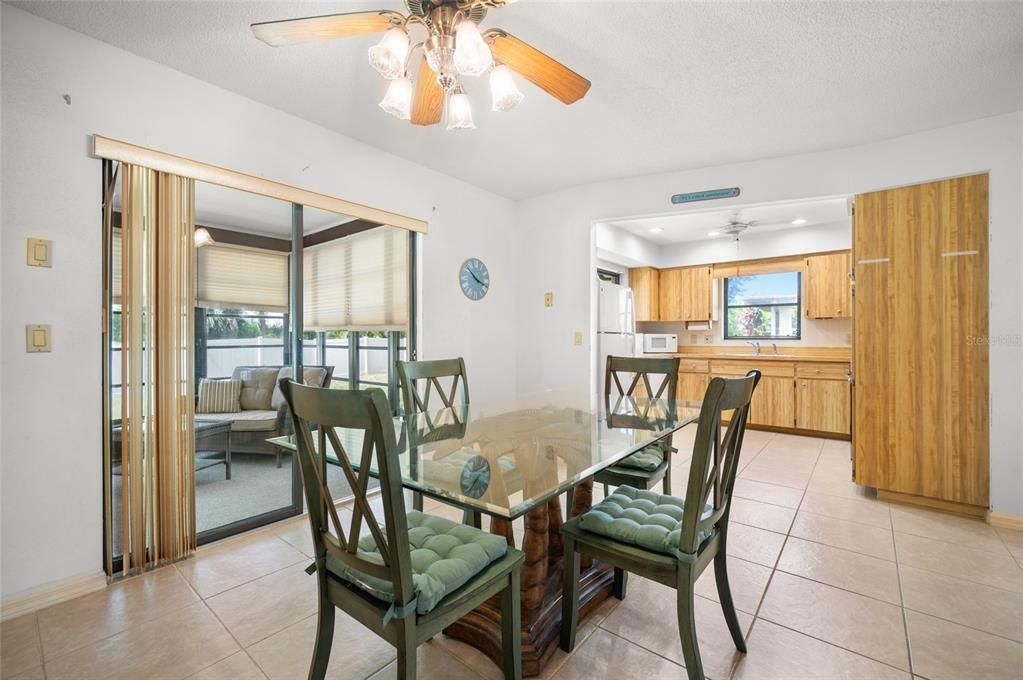 For Sale: $175,000 (2 beds, 2 baths, 1431 Square Feet)