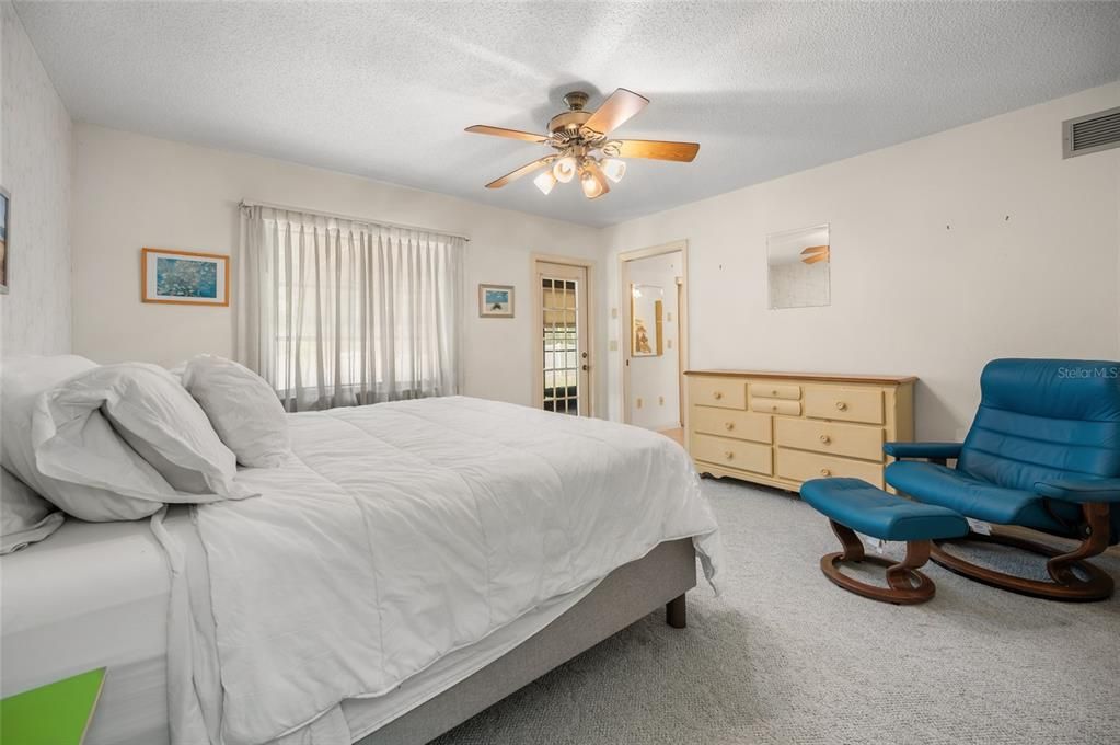 For Sale: $175,000 (2 beds, 2 baths, 1431 Square Feet)