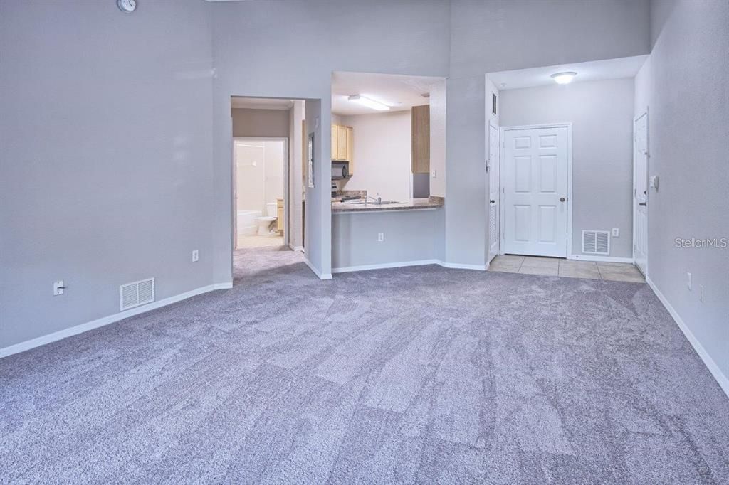 For Rent: $1,475 (1 beds, 1 baths, 769 Square Feet)