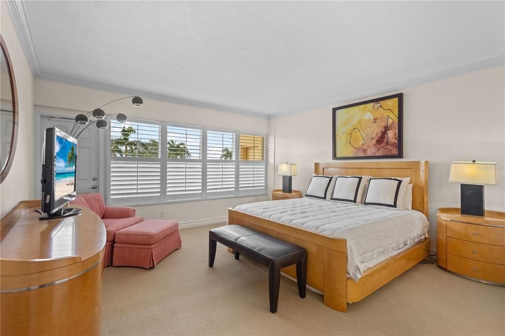 For Sale: $1,250,000 (2 beds, 2 baths, 1458 Square Feet)