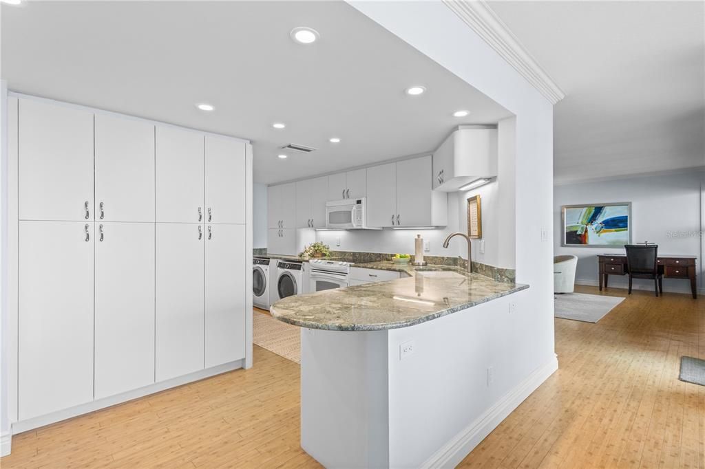For Sale: $1,250,000 (2 beds, 2 baths, 1458 Square Feet)