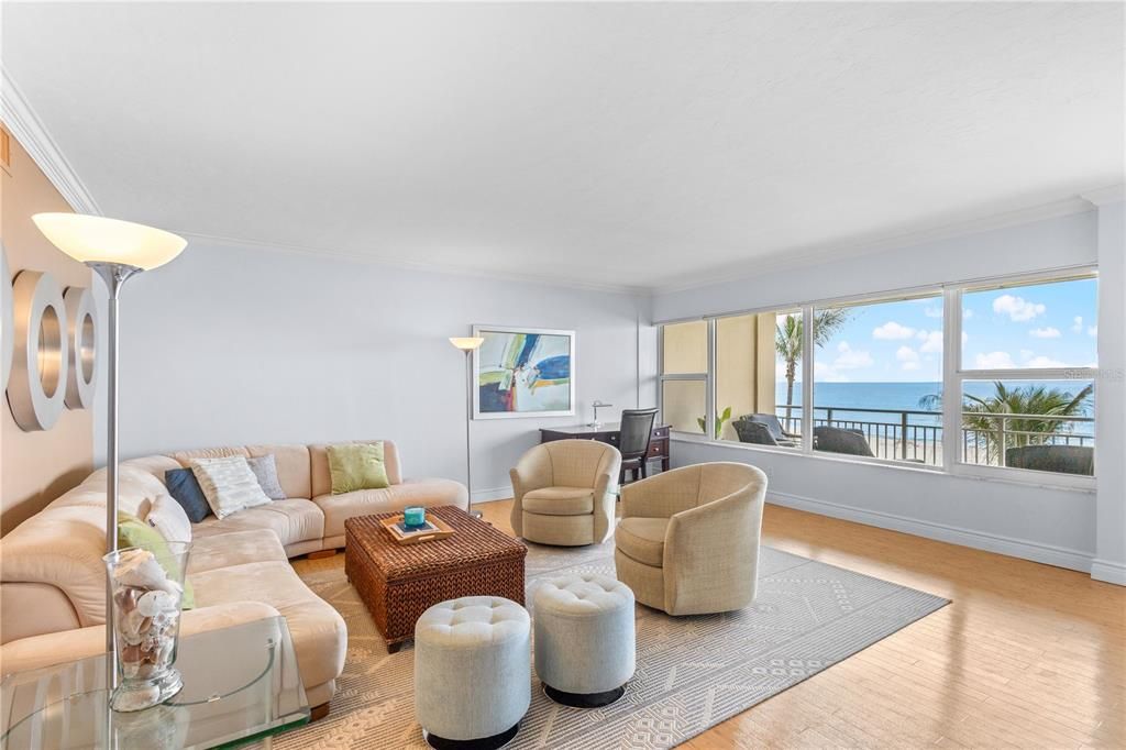 For Sale: $1,250,000 (2 beds, 2 baths, 1458 Square Feet)