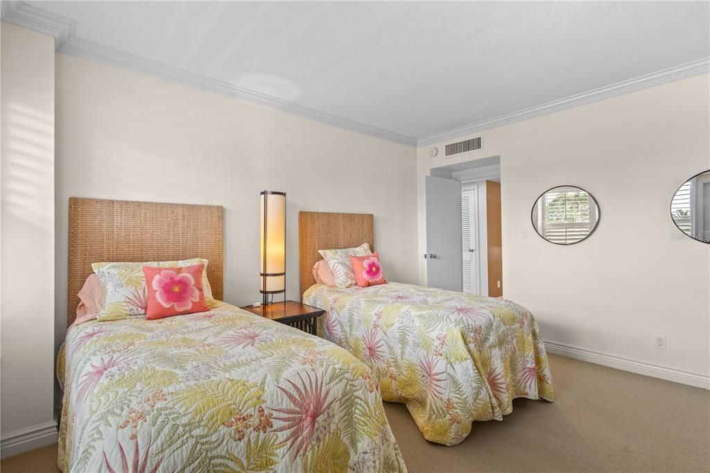 For Sale: $1,250,000 (2 beds, 2 baths, 1458 Square Feet)