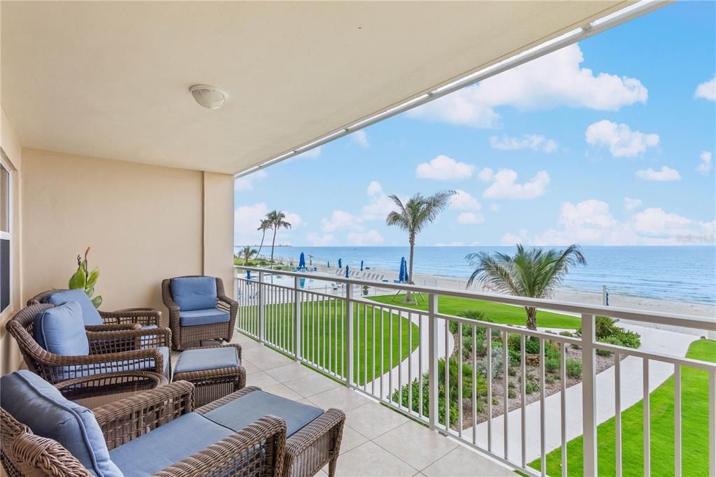 For Sale: $1,250,000 (2 beds, 2 baths, 1458 Square Feet)