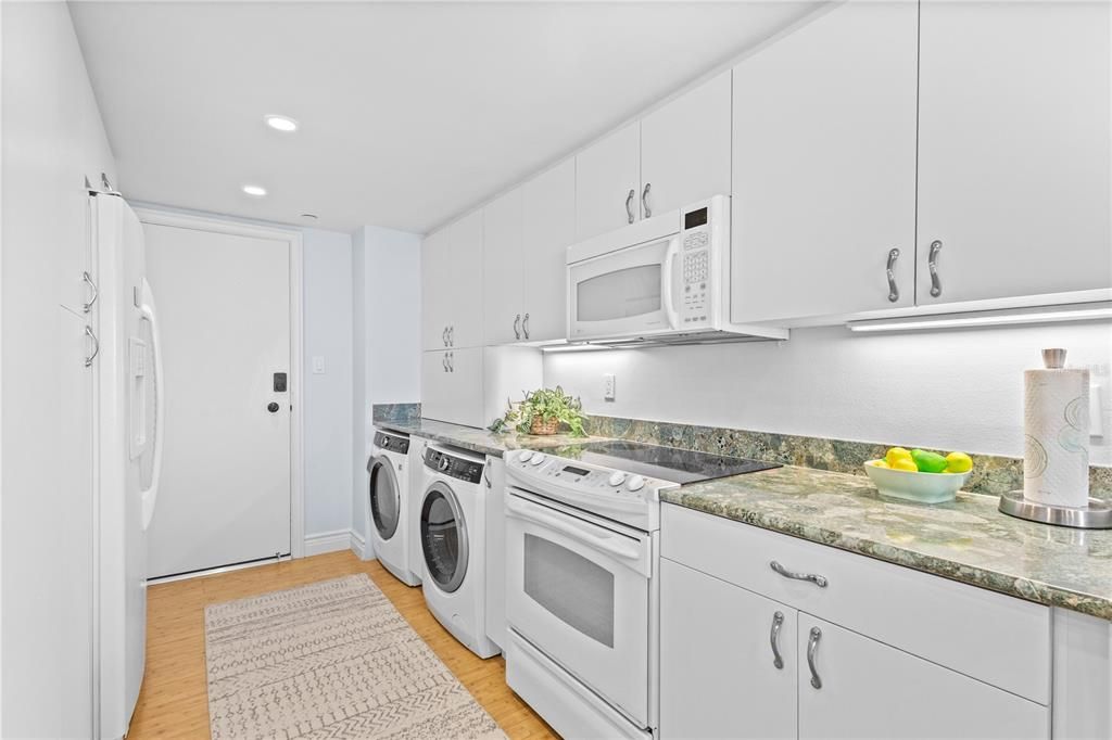 For Sale: $1,250,000 (2 beds, 2 baths, 1458 Square Feet)