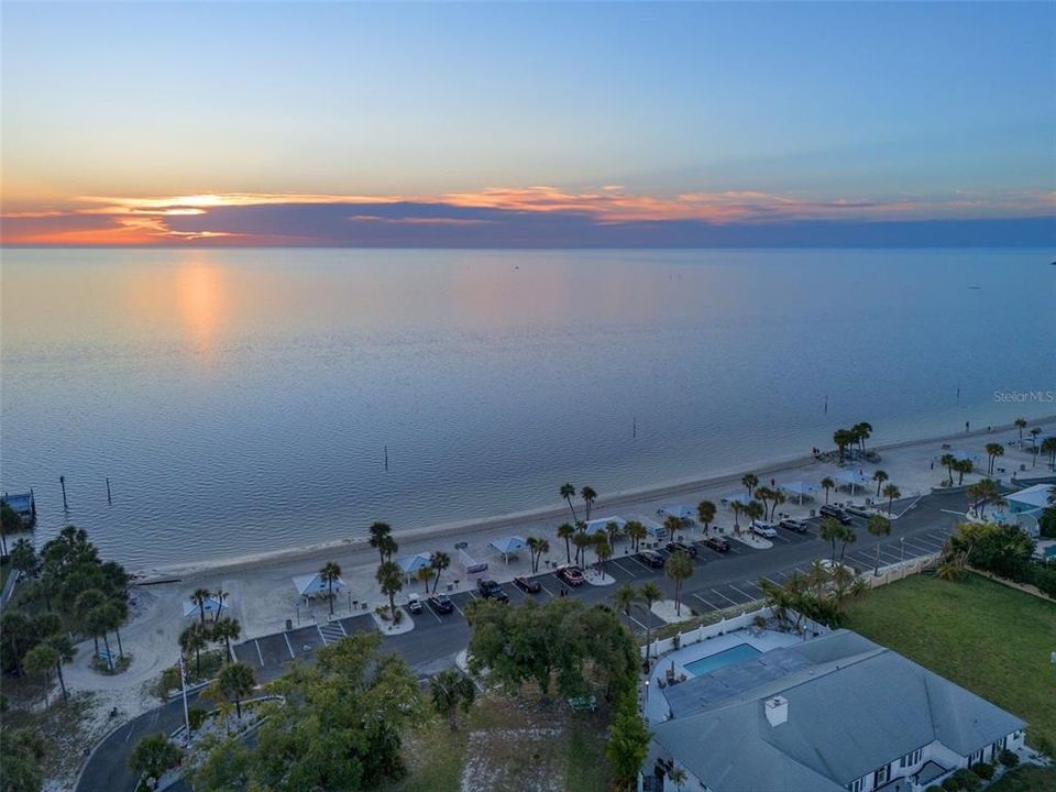For Sale: $865,000 (4 beds, 3 baths, 2534 Square Feet)