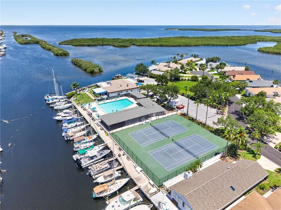 For Sale: $865,000 (4 beds, 3 baths, 2534 Square Feet)