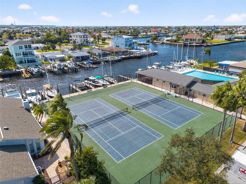 For Sale: $865,000 (4 beds, 3 baths, 2534 Square Feet)