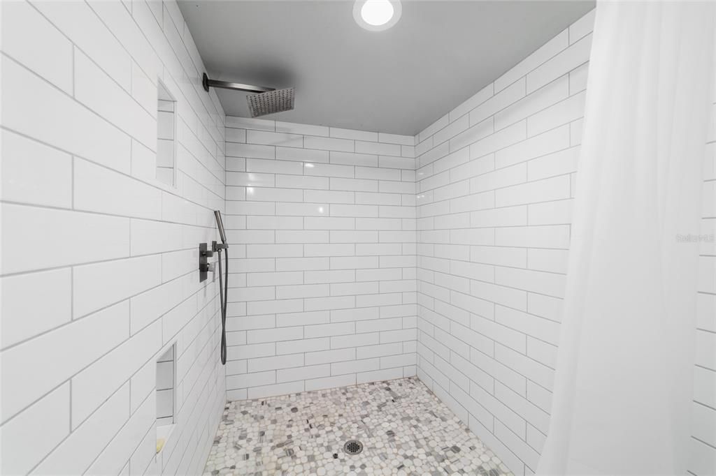 For Sale: $224,900 (3 beds, 2 baths, 1273 Square Feet)