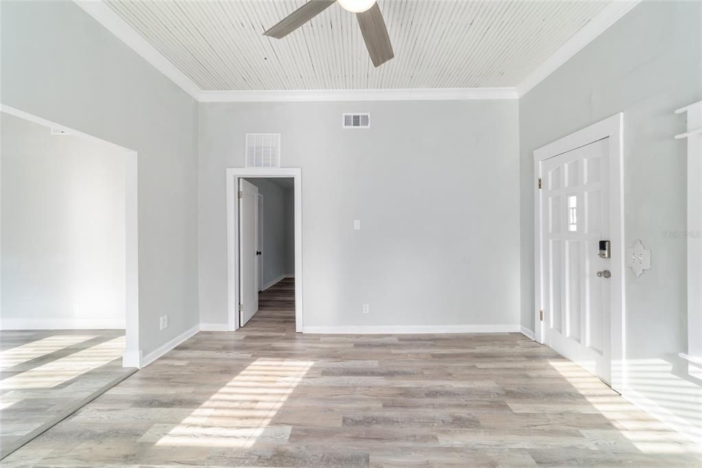 For Sale: $224,900 (3 beds, 2 baths, 1273 Square Feet)