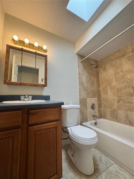 На продажу: $339,999 (3 спален, 2 ванн, 1084 Квадратных фут)