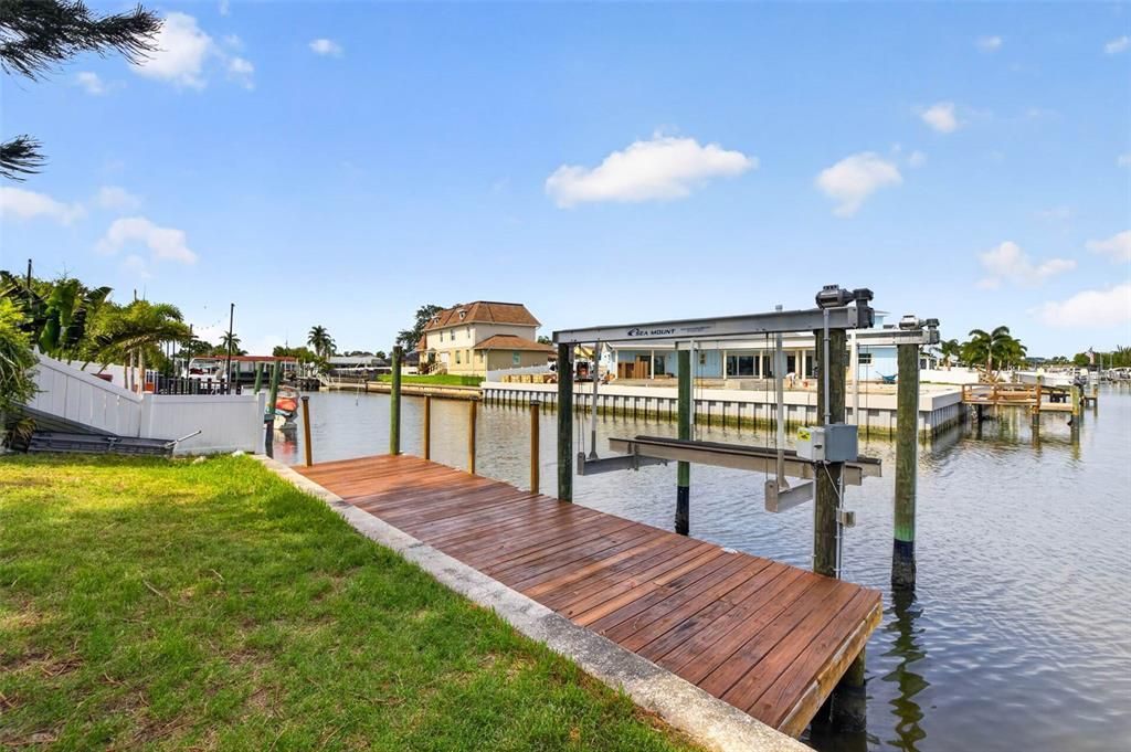 For Sale: $715,000 (3 beds, 2 baths, 1640 Square Feet)