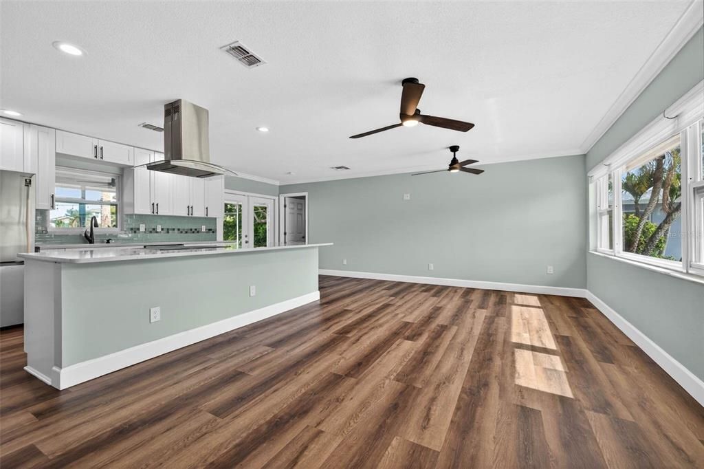 For Sale: $715,000 (3 beds, 2 baths, 1640 Square Feet)