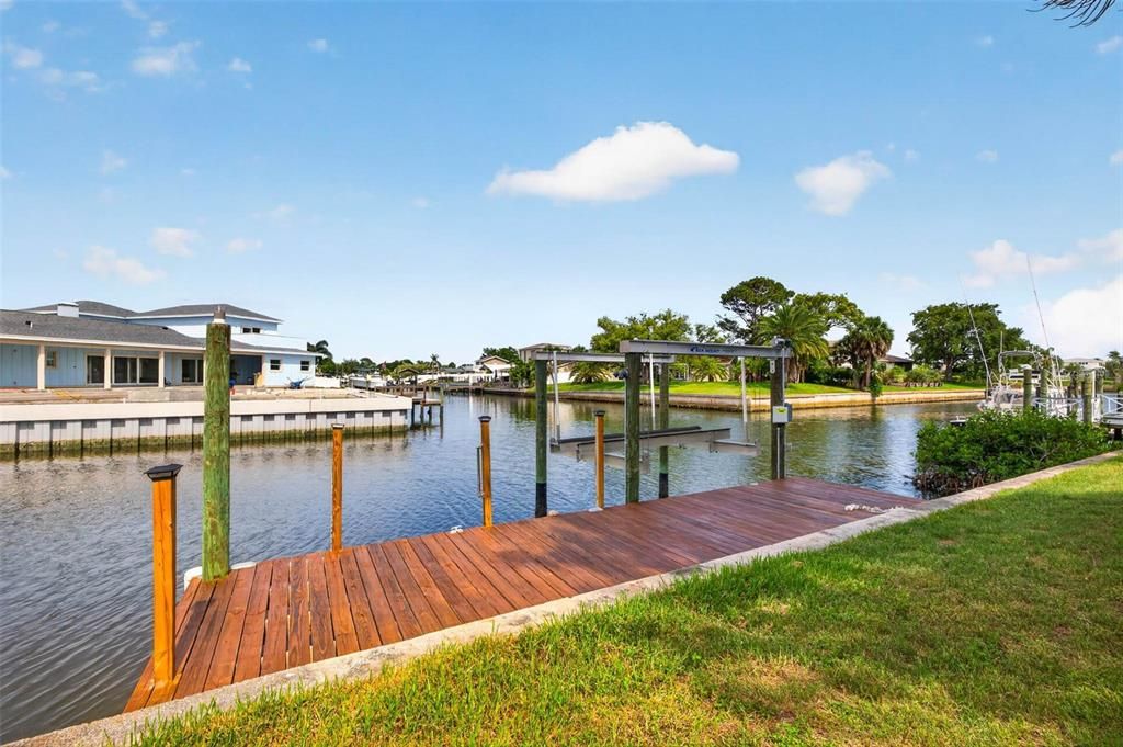 For Sale: $715,000 (3 beds, 2 baths, 1640 Square Feet)