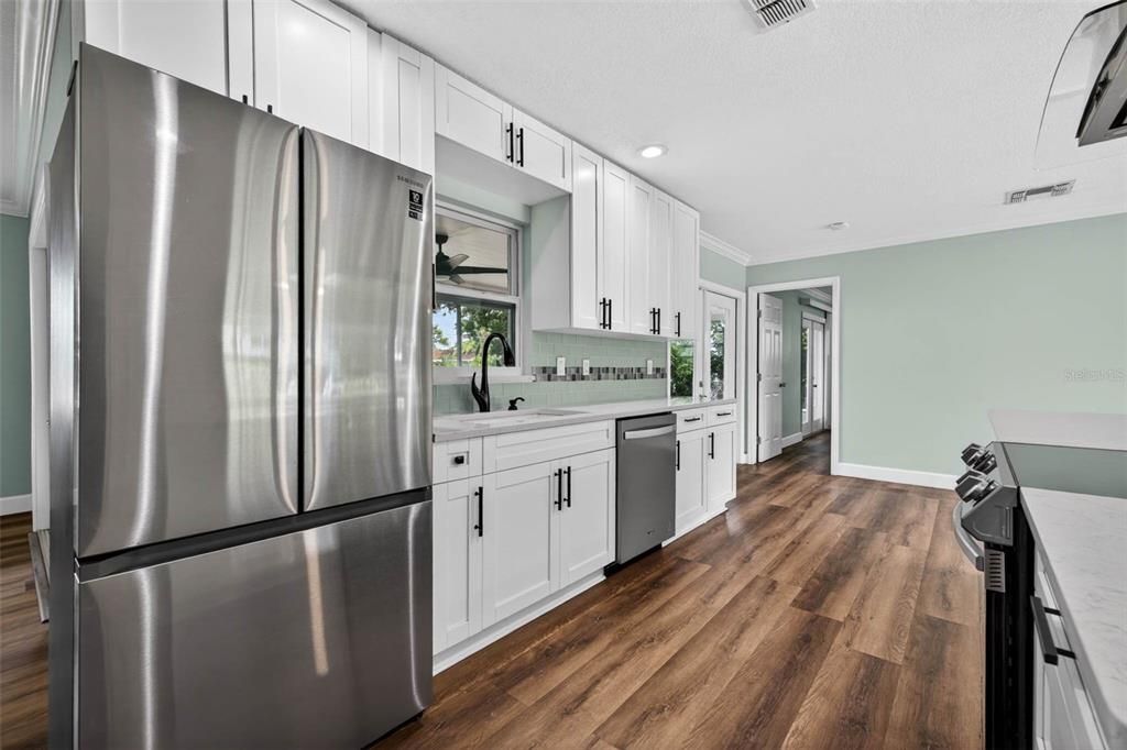 For Sale: $715,000 (3 beds, 2 baths, 1640 Square Feet)