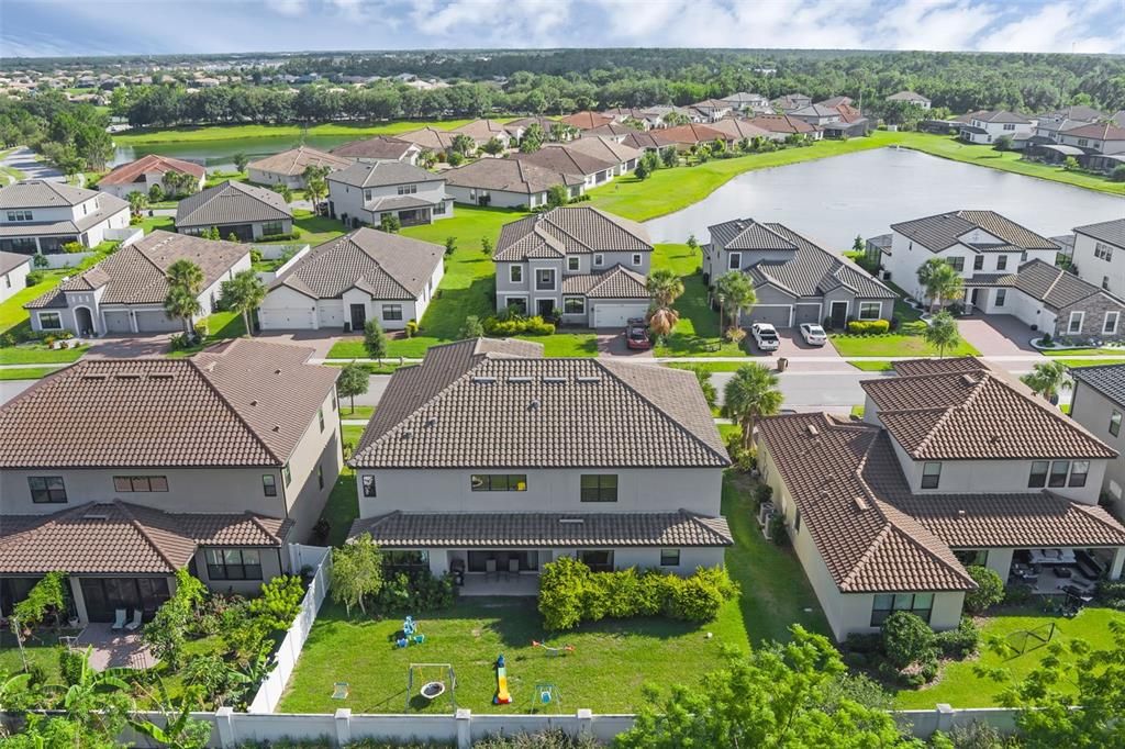 На продажу: $675,000 (5 спален, 3 ванн, 4232 Квадратных фут)