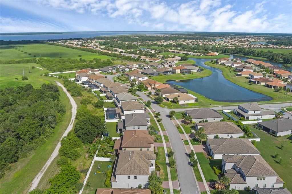 На продажу: $675,000 (5 спален, 3 ванн, 4232 Квадратных фут)