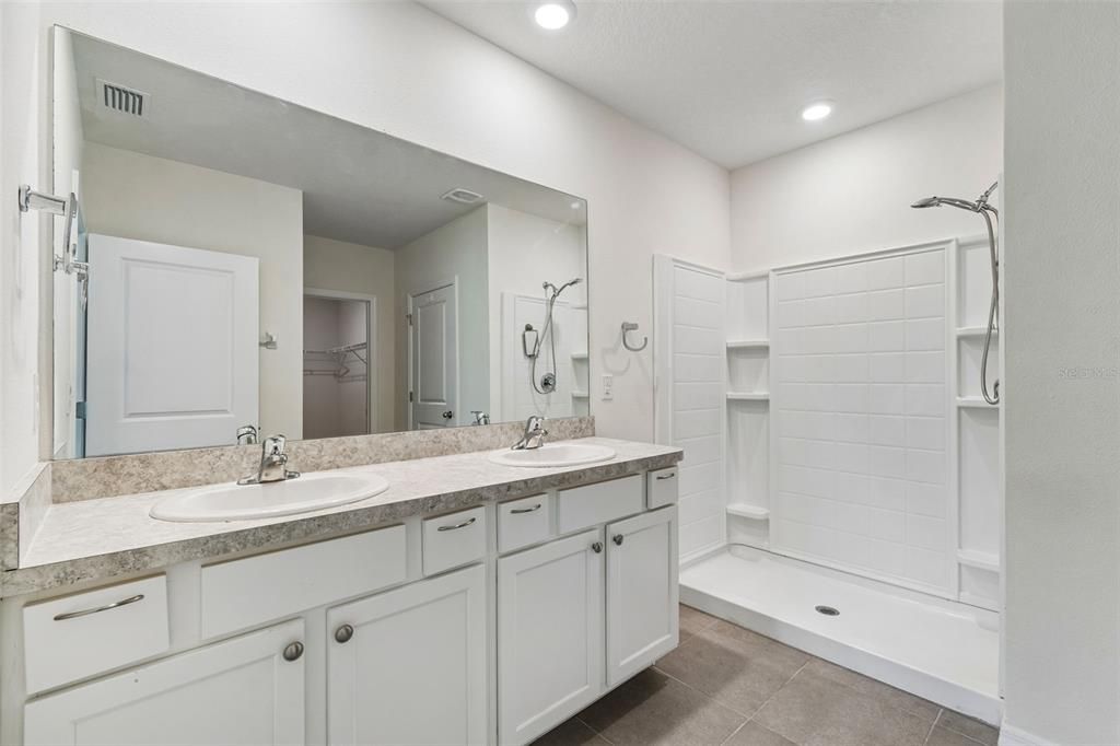 For Sale: $350,000 (4 beds, 2 baths, 1846 Square Feet)