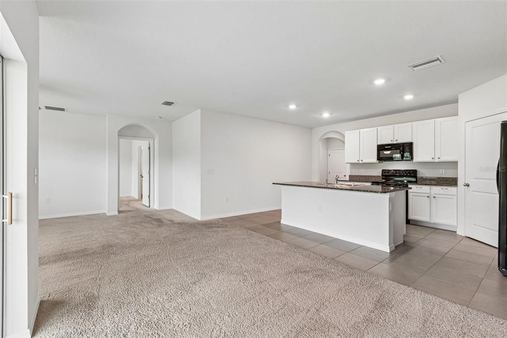 For Sale: $350,000 (4 beds, 2 baths, 1846 Square Feet)
