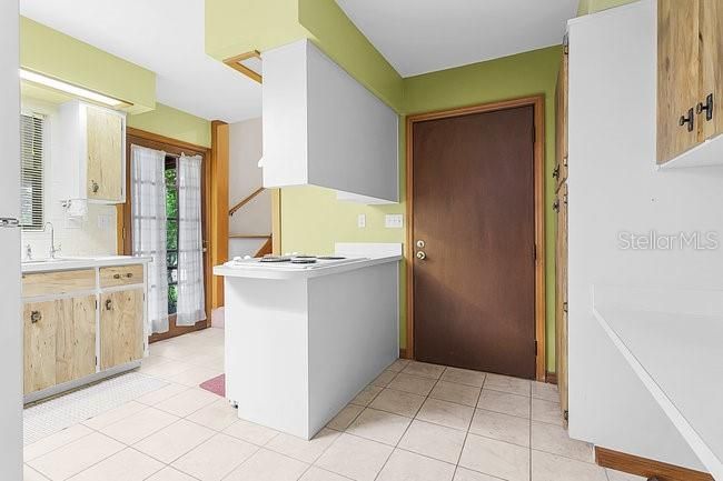 На продажу: $325,000 (3 спален, 2 ванн, 1658 Квадратных фут)