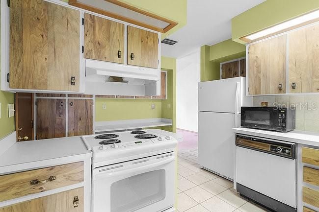 На продажу: $325,000 (3 спален, 2 ванн, 1658 Квадратных фут)