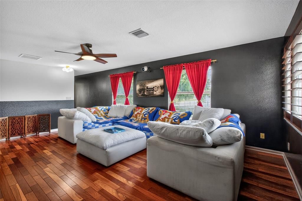 For Sale: $1,329,000 (5 beds, 4 baths, 3703 Square Feet)