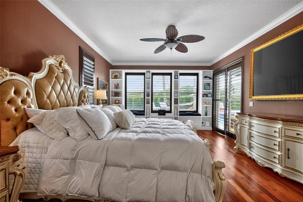 For Sale: $1,329,000 (5 beds, 4 baths, 3703 Square Feet)