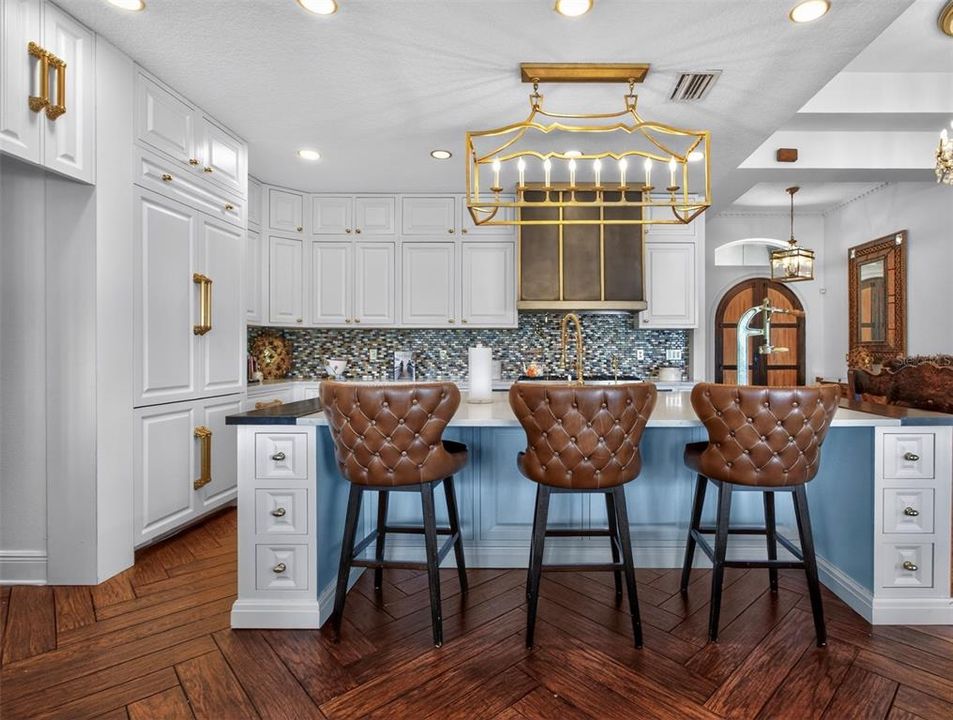 For Sale: $1,329,000 (5 beds, 4 baths, 3703 Square Feet)