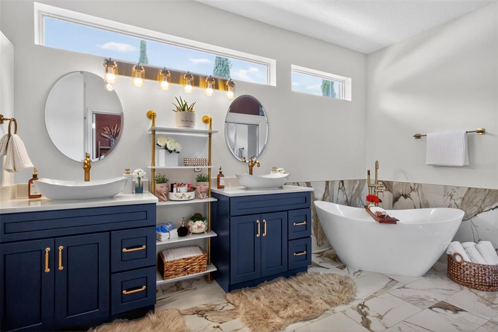 For Sale: $1,329,000 (5 beds, 4 baths, 3703 Square Feet)