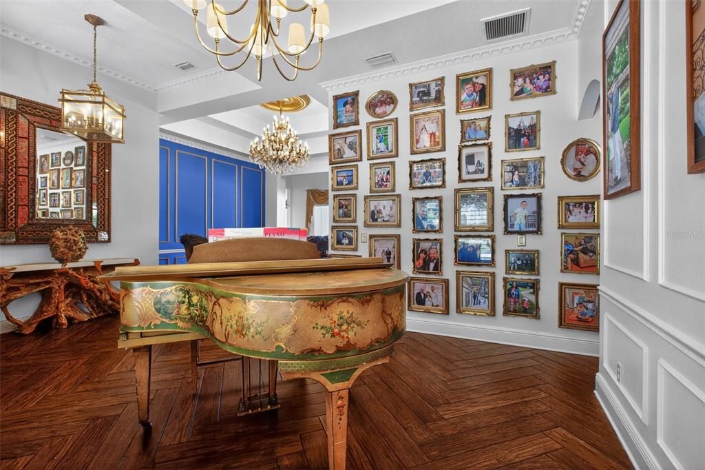 For Sale: $1,329,000 (5 beds, 4 baths, 3703 Square Feet)
