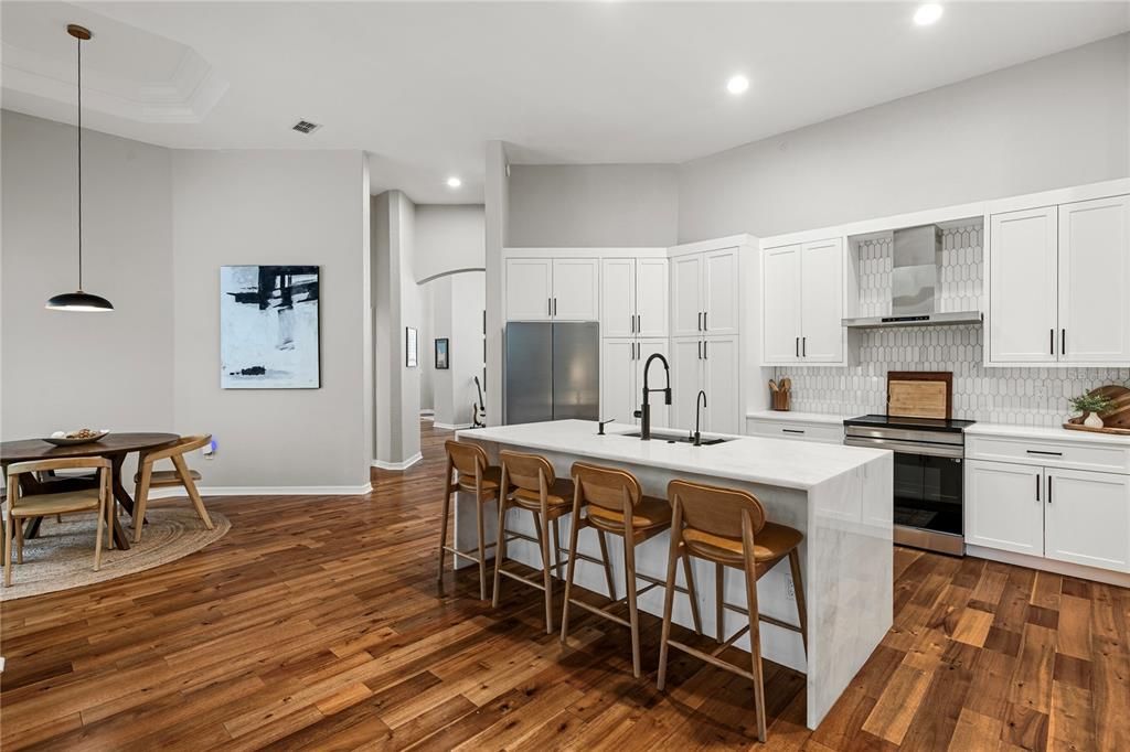 For Sale: $1,745,000 (4 beds, 5 baths, 4289 Square Feet)