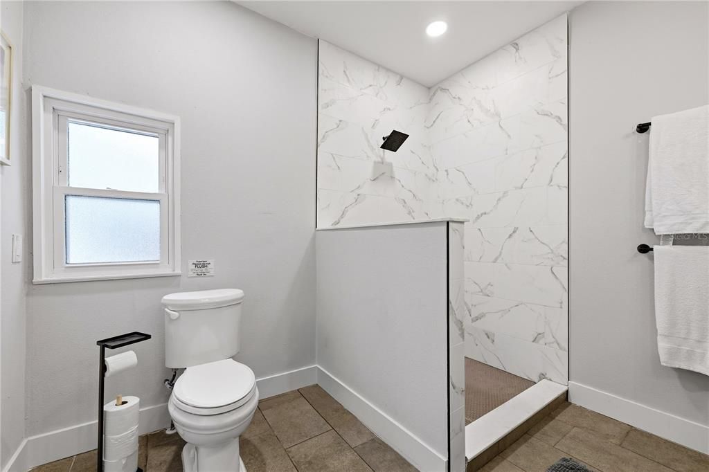 En Venta: $750,000 (4 camas, 3 baños, 1902 Pies cuadrados)
