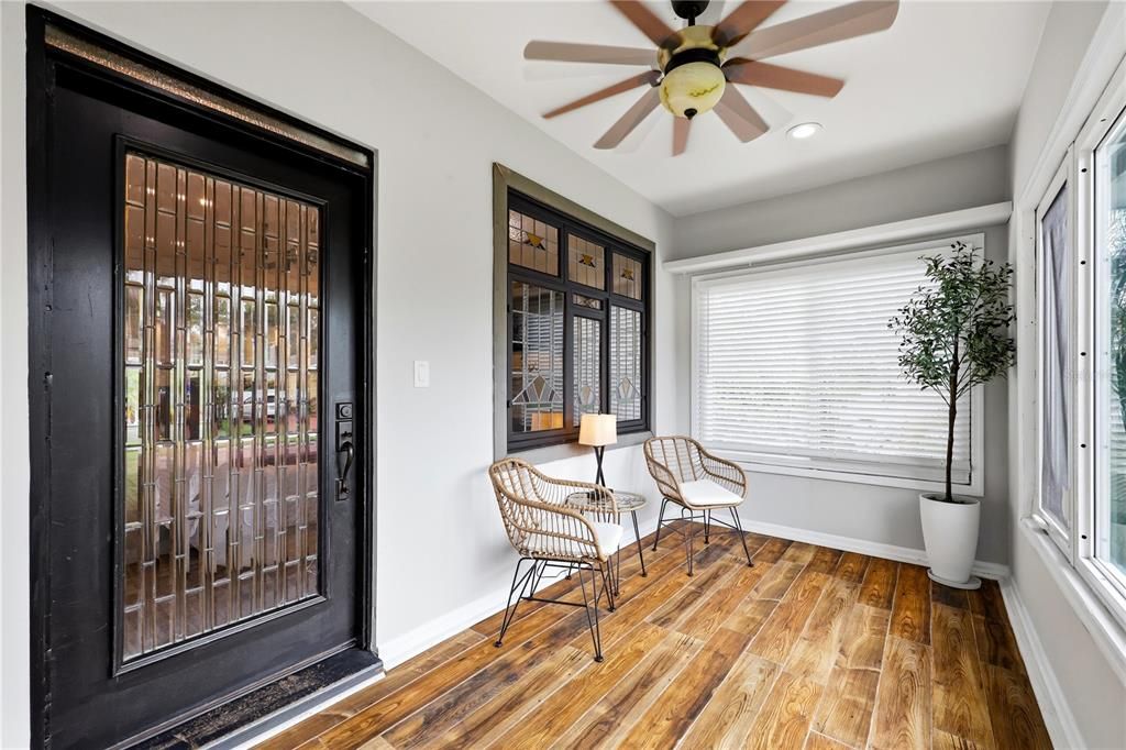 En Venta: $750,000 (4 camas, 3 baños, 1902 Pies cuadrados)
