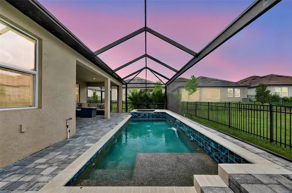 En Venta: $485,000 (3 camas, 3 baños, 2395 Pies cuadrados)