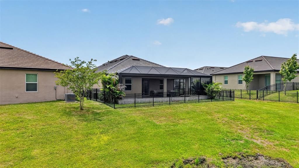 En Venta: $485,000 (3 camas, 3 baños, 2395 Pies cuadrados)
