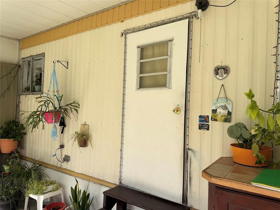For Sale: $80,000 (2 beds, 1 baths, 624 Square Feet)