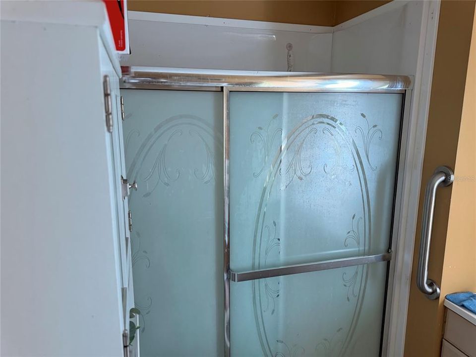 For Sale: $80,000 (2 beds, 1 baths, 624 Square Feet)