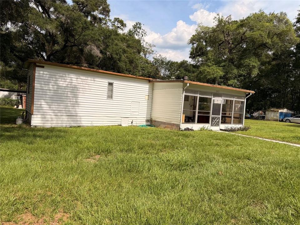 For Sale: $80,000 (2 beds, 1 baths, 624 Square Feet)