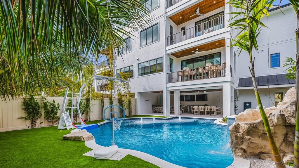 For Sale: $4,500,000 (5 beds, 5 baths, 3891 Square Feet)