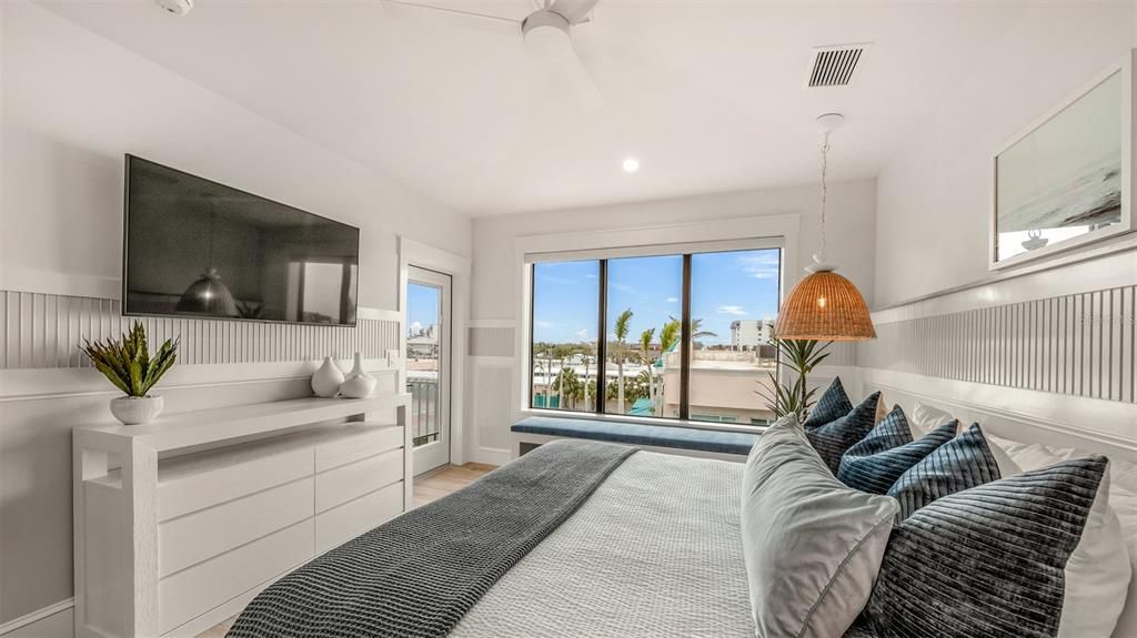 For Sale: $4,500,000 (5 beds, 5 baths, 3891 Square Feet)