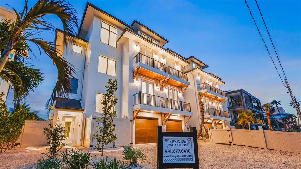For Sale: $4,500,000 (5 beds, 5 baths, 3891 Square Feet)