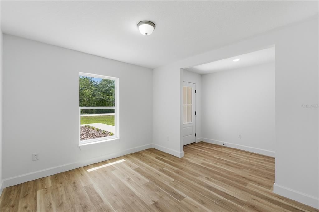 На продажу: $389,900 (4 спален, 2 ванн, 2100 Квадратных фут)