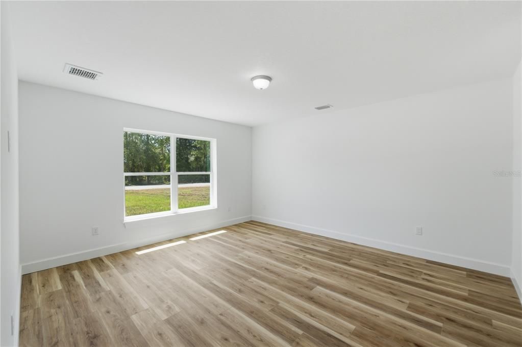 На продажу: $389,900 (4 спален, 2 ванн, 2100 Квадратных фут)