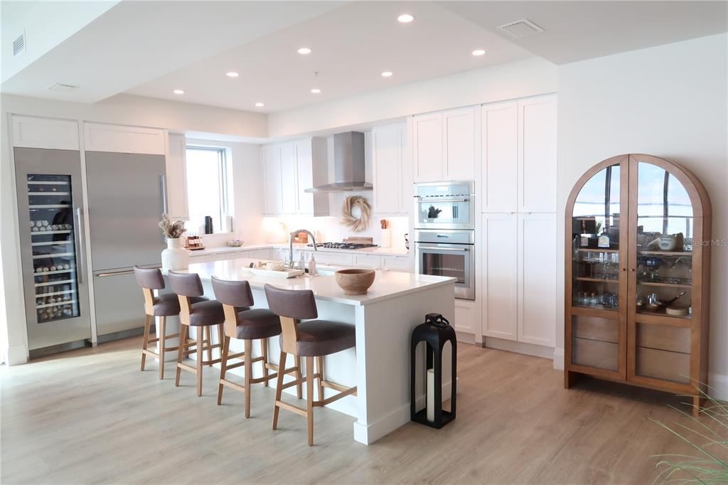 For Sale: $2,199,000 (3 beds, 3 baths, 2522 Square Feet)