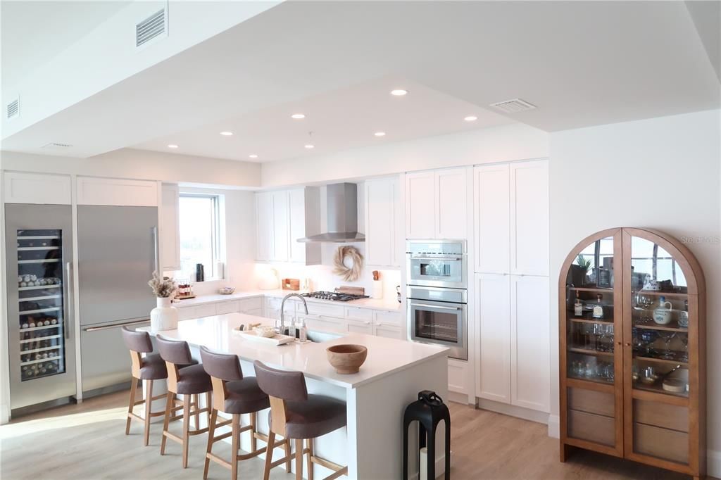 For Sale: $2,199,000 (3 beds, 3 baths, 2522 Square Feet)