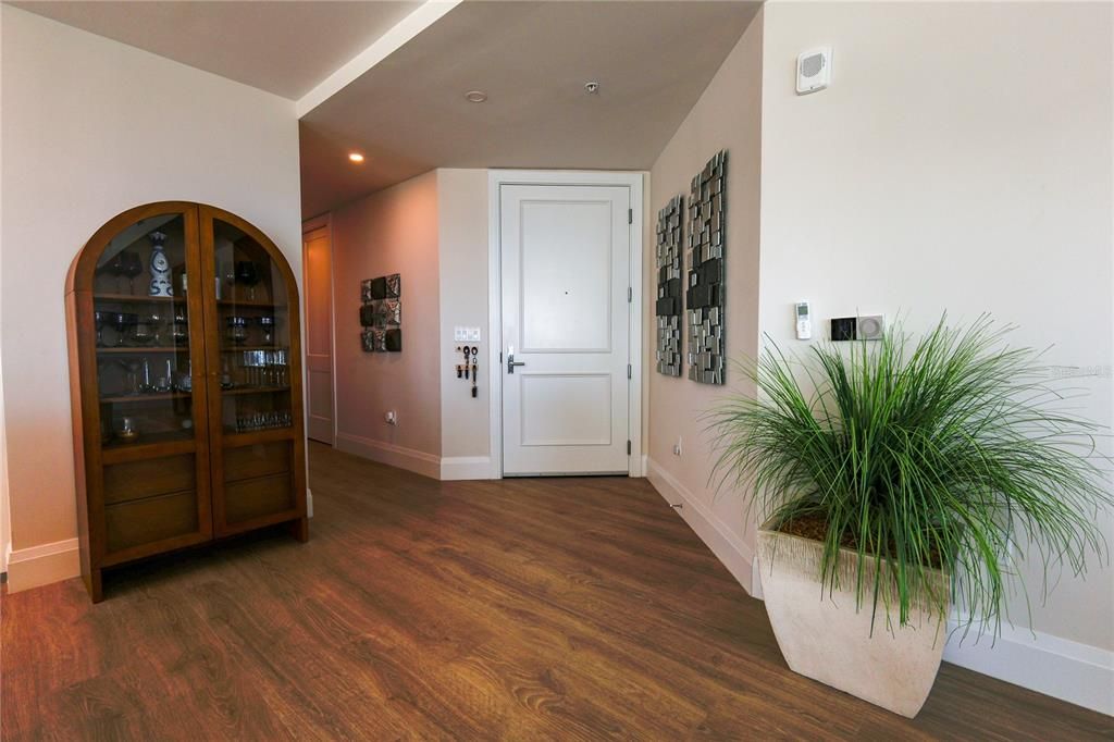 For Sale: $2,199,000 (3 beds, 3 baths, 2522 Square Feet)