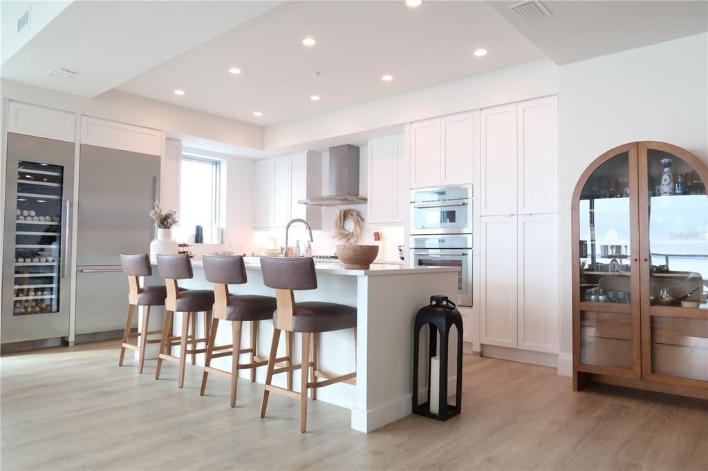 For Sale: $2,199,000 (3 beds, 3 baths, 2522 Square Feet)