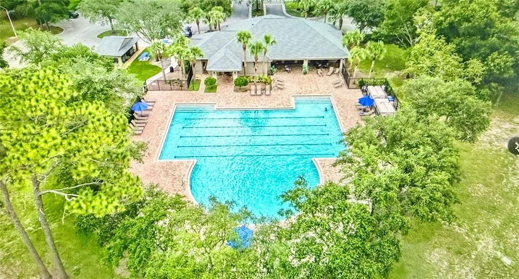 En Venta: $329,500 (4 camas, 2 baños, 1939 Pies cuadrados)