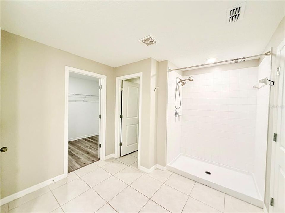 En Venta: $329,500 (4 camas, 2 baños, 1939 Pies cuadrados)